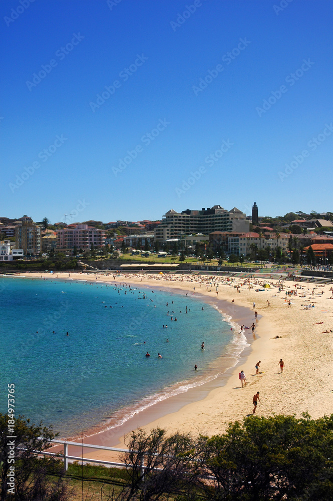 Fototapeta premium Blue sky and sea at Coogee Beach in Sydney, Australia