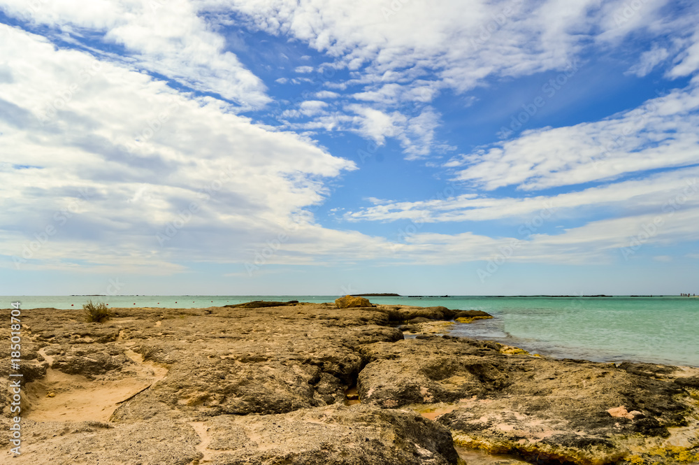 Φωτογραφία View From the sandy beach of Elafonisi with a small fishing boat in the west of