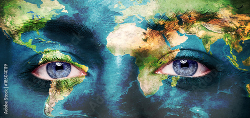 Obraz na płótnie Eyes integrated with the world map.