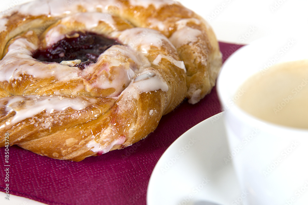 Sweet rolls with nuts and jam Sweet rolls with nuts and jam