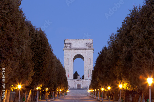 Cuadro en lienzo Asiago War Memorial