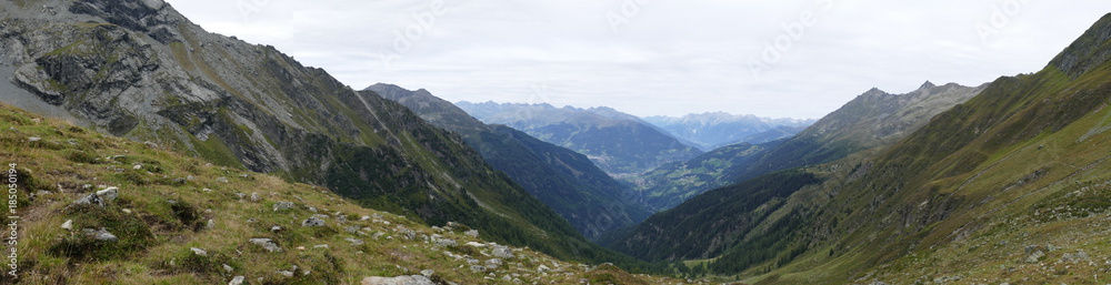 Bergpanorama in den Alpen