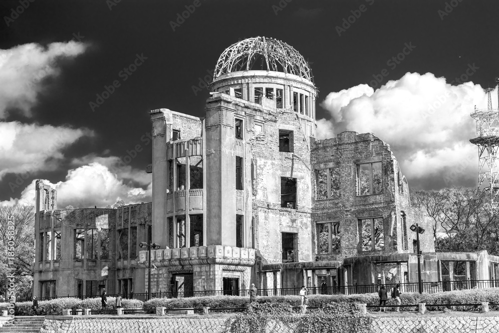 Fototapeta premium Kopuła bomby atomowej w Hiroszimie, Japonia.