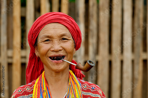Fotografia Karen Woman Smoking