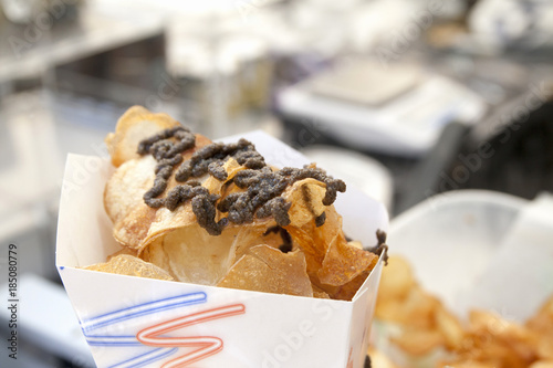 Chips with grated truffle photo