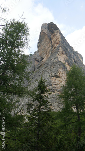 Rocce del monte Pelmo in Dolomiti