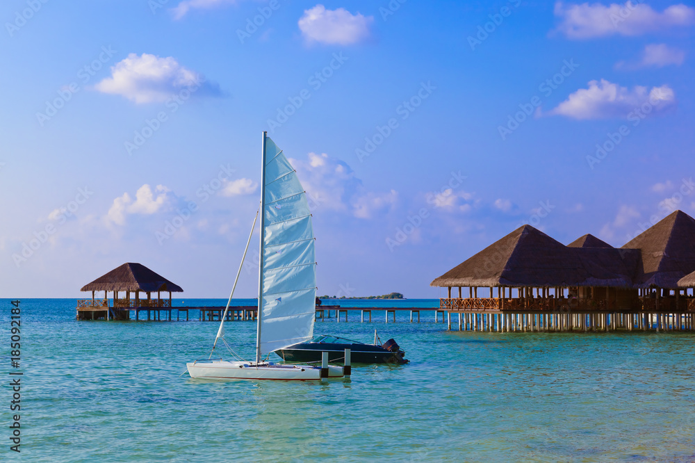 Obraz premium Yacht on Maldives