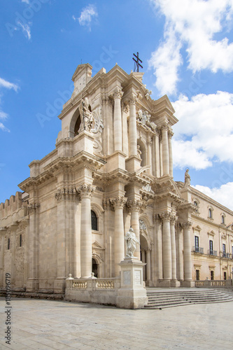 Fotografie The Cathedral (Duomo) in Syracuse, Sicily, Italy