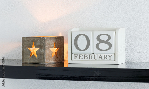White block calendar present date 8 and month February