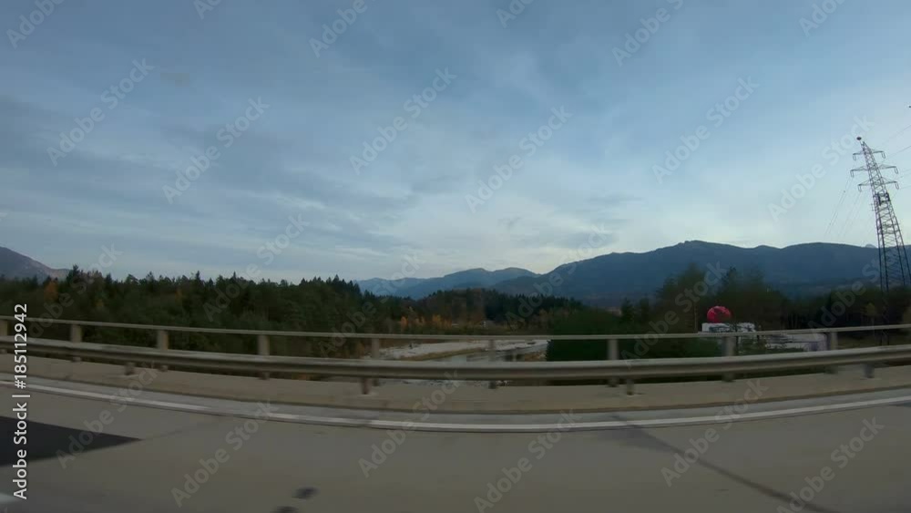 15772_The_side_of_the_motorway_in_the_expressway.mov 15772_The_side_of_the_motorway_in_the_expressway.mov
