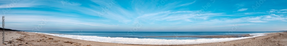 Panorama eines Strandes auf Usedom im Winter - obrazy, fototapety, plakaty 