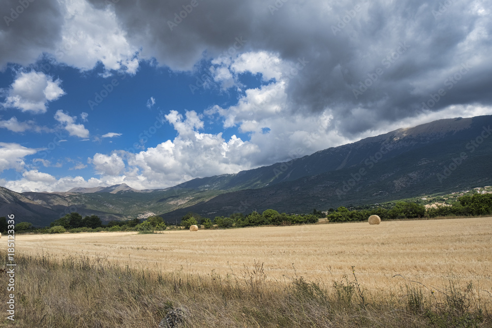 Obraz premium Mountain landscape in Abruzzi at summer