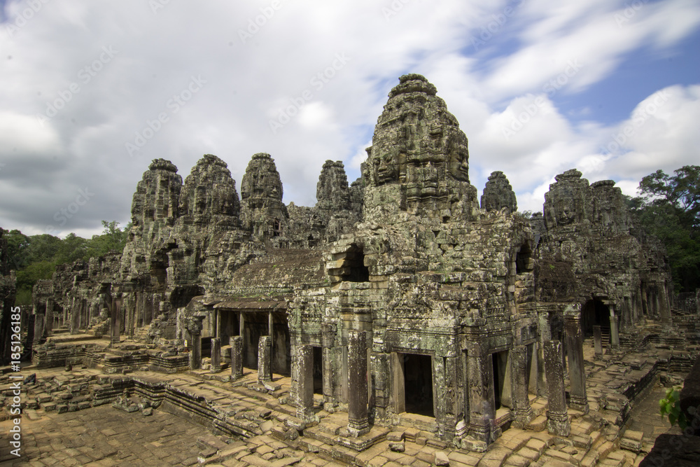 Angkor Thom : Traces of the Khmer civilization

