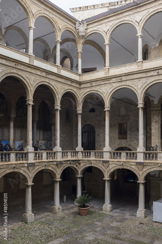 palazzo dei normanni a palermo