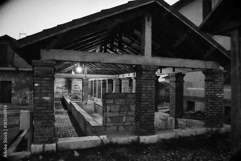 vecchio fontanile a san pelino(Abruzzo) vecchio fontanile a san pelino(Abruzzo)