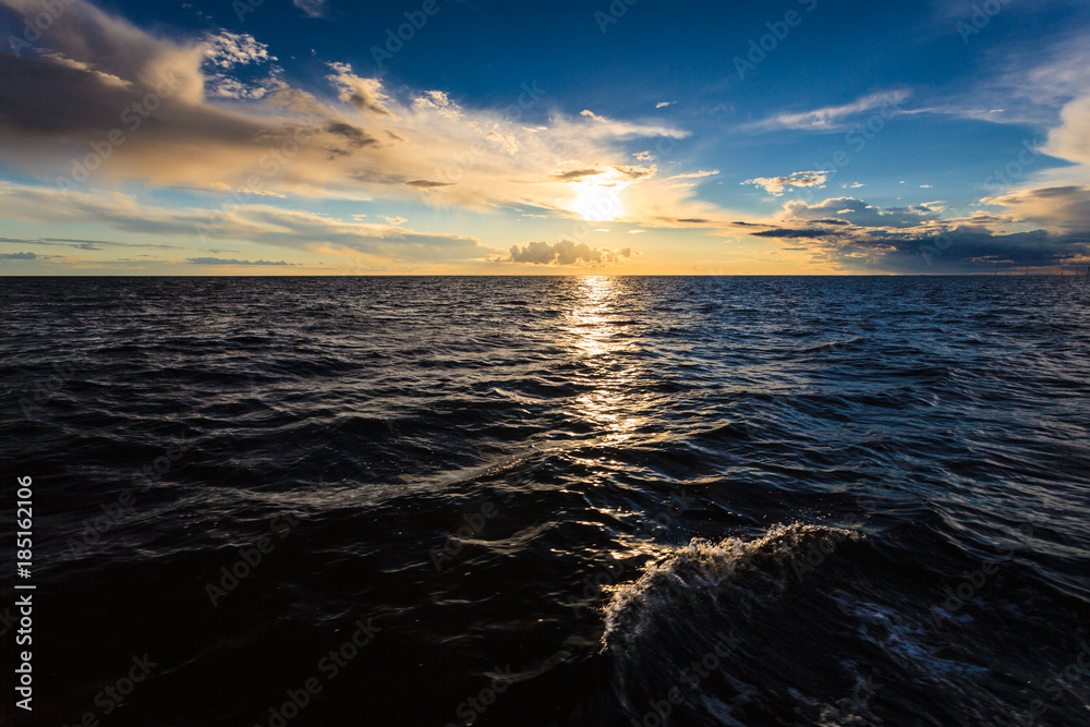 Obraz premium seascape sea horizon and sky.