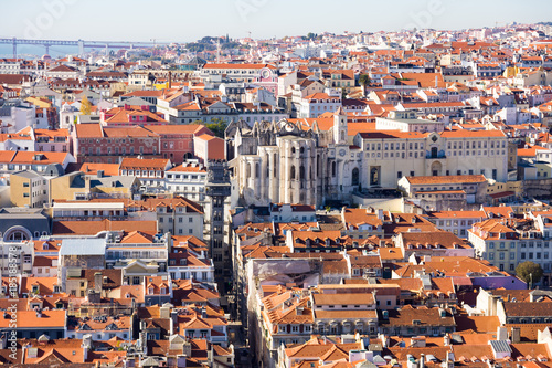 Elavador Santa Justa e ruinas do Convento do Carmo, Lisboa, Portugal