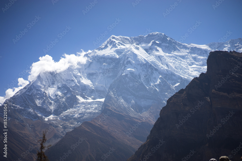 Obraz premium Annapurna Szczyt i przejazd w górach Himalajach, regionie Annapurna, Nepal