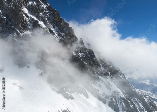 Monte Bianco alta montagna  © Kateryna Kovarzh