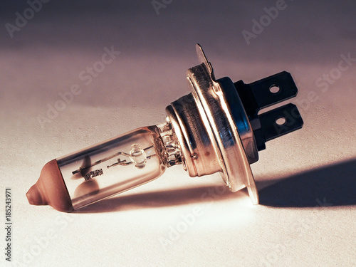 defect H7 bulb for vehicle headlight photo