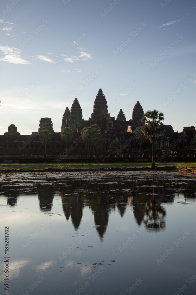 Obraz premium Angkor Wat at sunrise