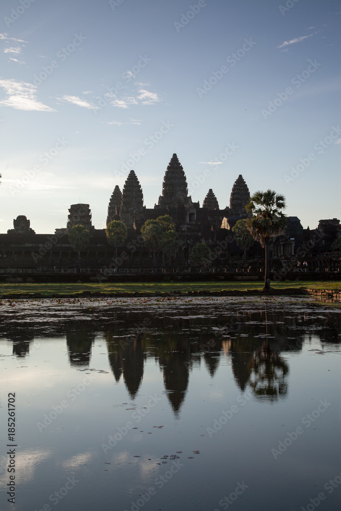 Obraz premium Angkor Wat at sunrise