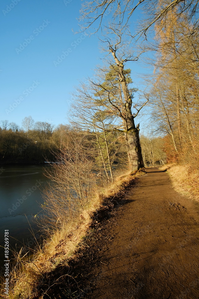 Bärensee in der Herbstsonne Bärensee in der Herbstsonne