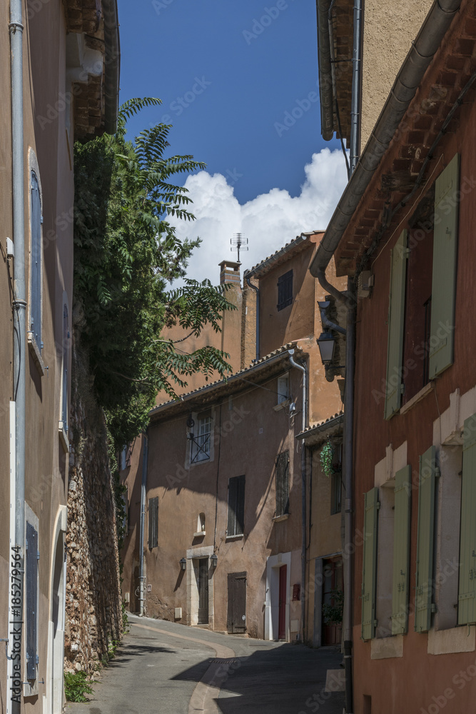 Alleyway in Roussillon
