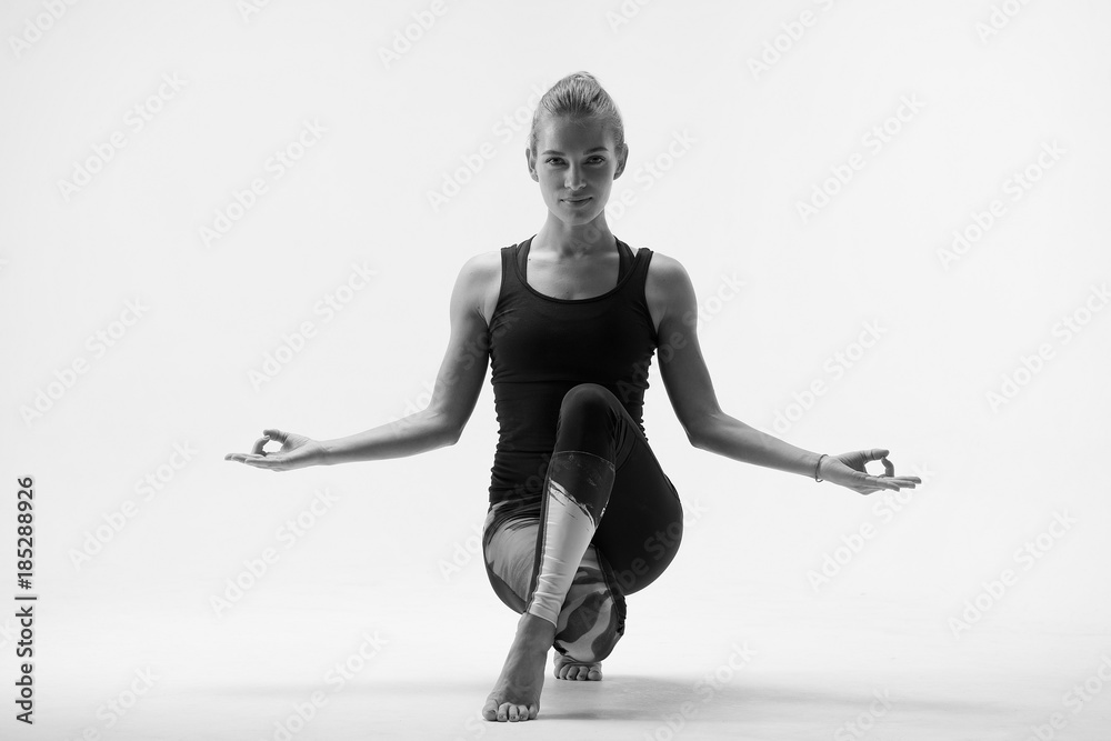 Yoga 101: 5 Seated Forward folds - wholeandunleashed.com