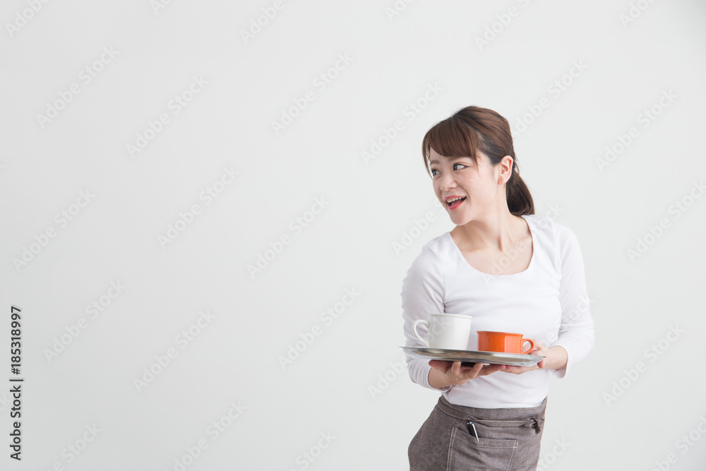 エプロン姿の女性・白バック