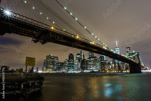 Ponte di Brooklyn di sera