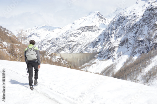 Escursione invernale alla diga di Place Moulin