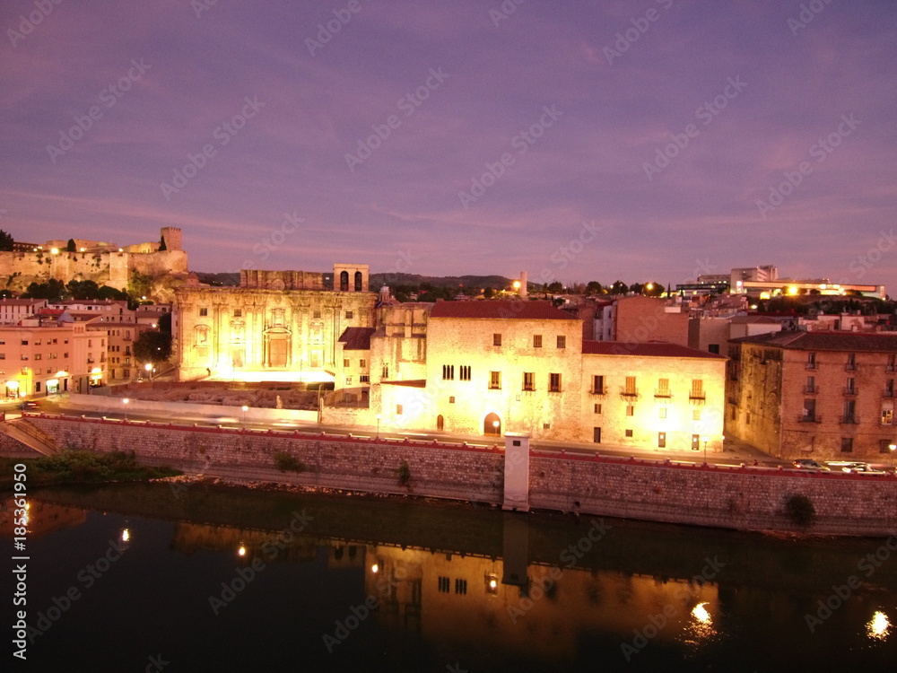Tortosa en Tarragona, capital de la comarca del Baix Ebre en Cataluña (España) Fotografia aerea con Drone