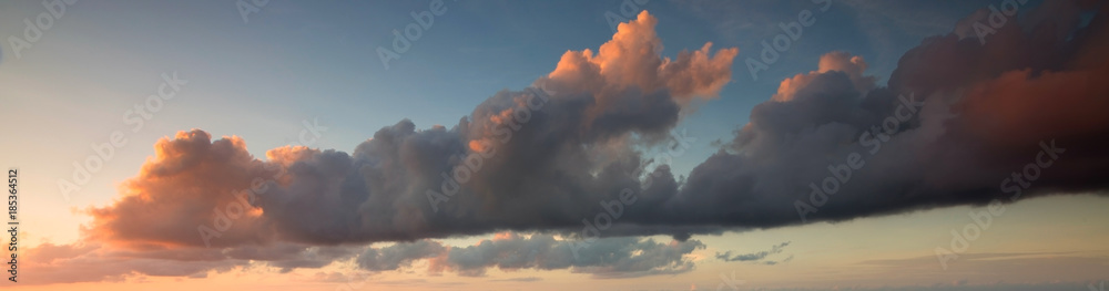 Fototapeta premium Dramatic and colorful sky at sunset