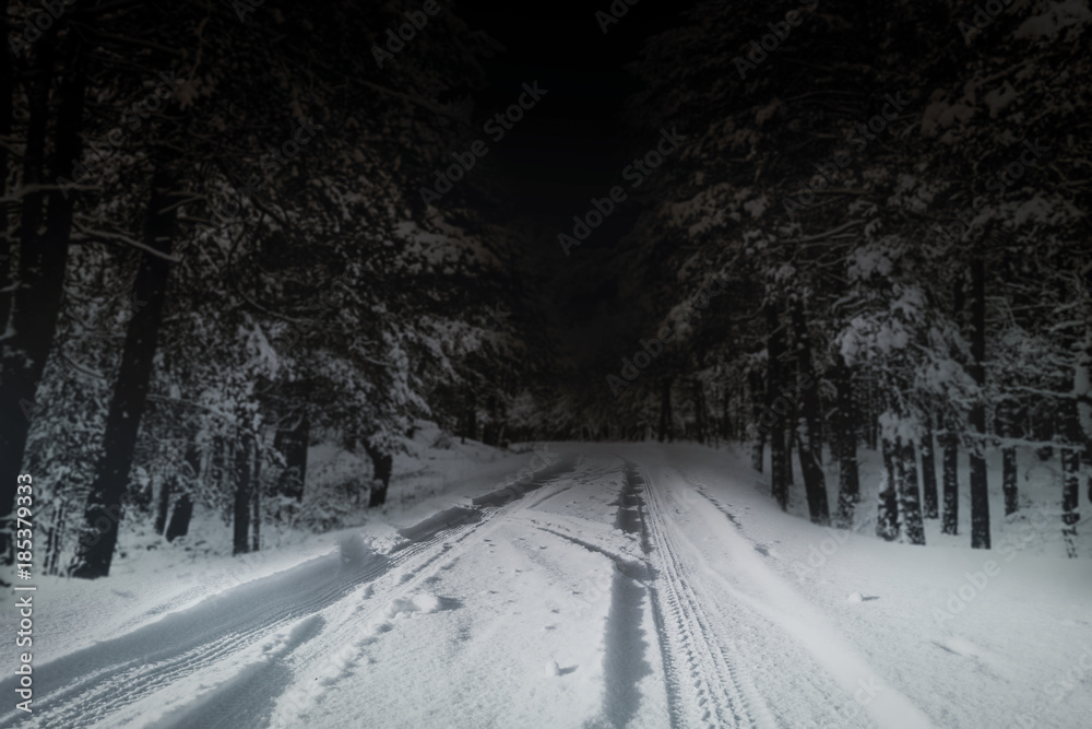 Fototapeta premium winter road background 