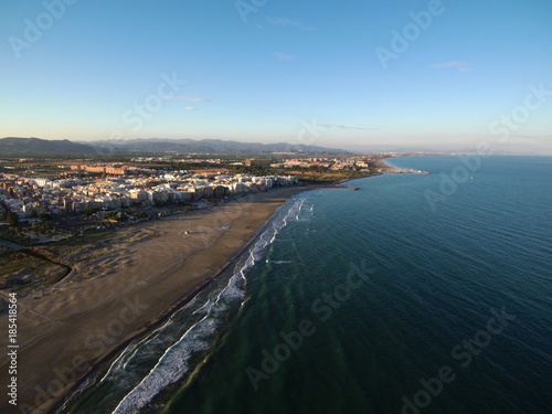 Puerto de  Sagunto es un n  cleo del municipio de Sagunto  en la Comunidad Valenciana  Espa  a  que est   ubicado en la desembocadura del r  o Palancia y al norte de la provincia de Valencia