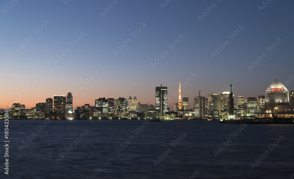 Naklejka premium 東京風景 トワイライト＆夜景
