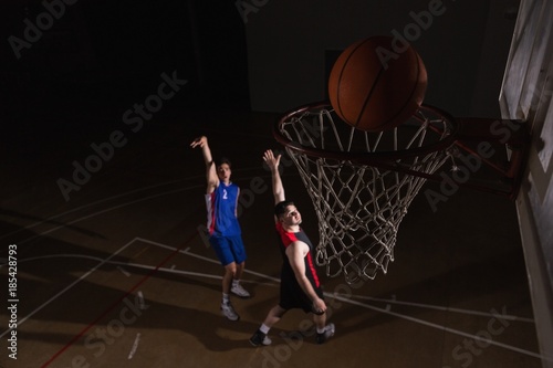 Two players playing basketball © wavebreak3