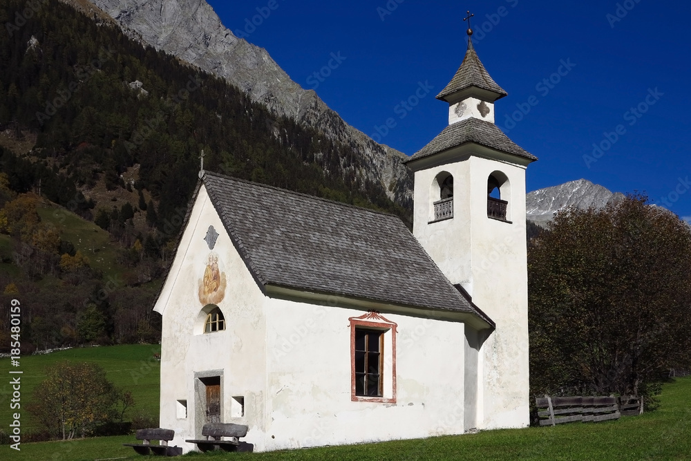 Kirche im Antholzer Tal, Südtirol, Italien