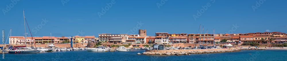 Isola Rossa Hafen Stadt Sardinien