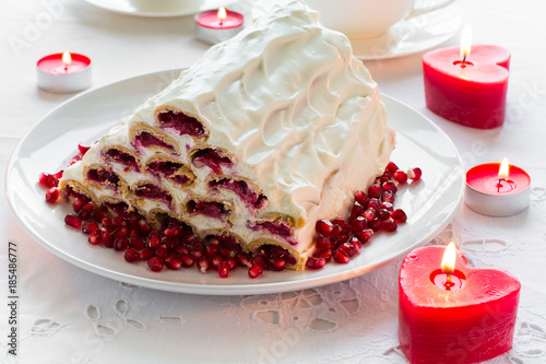 Tableau sur toile Russian Monastery Log House Cake (Monastyrskaya Izba) on white background