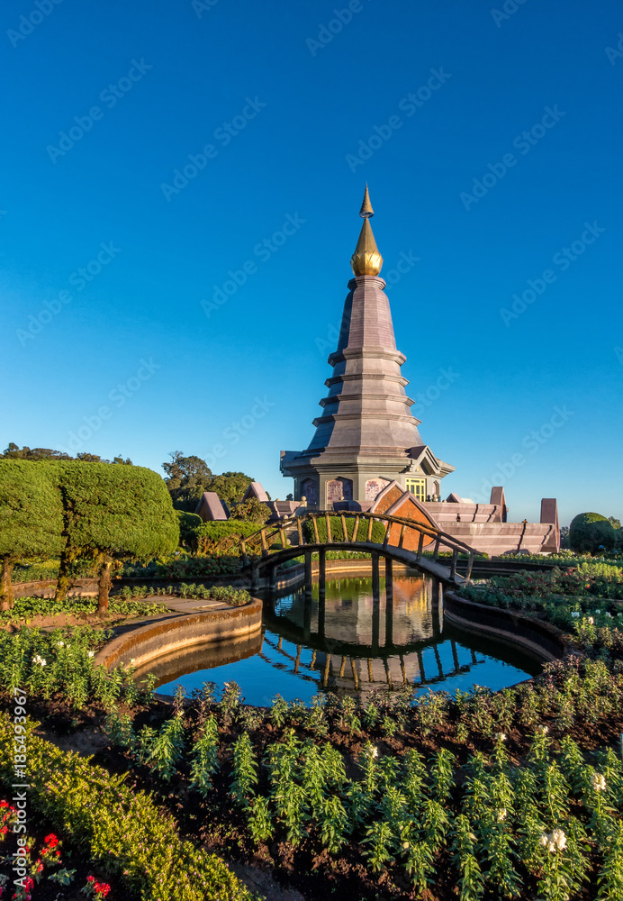 Obraz premium The great holy relics pagoda in Doi Inthanon National Park Chiang Mai, Thailand.