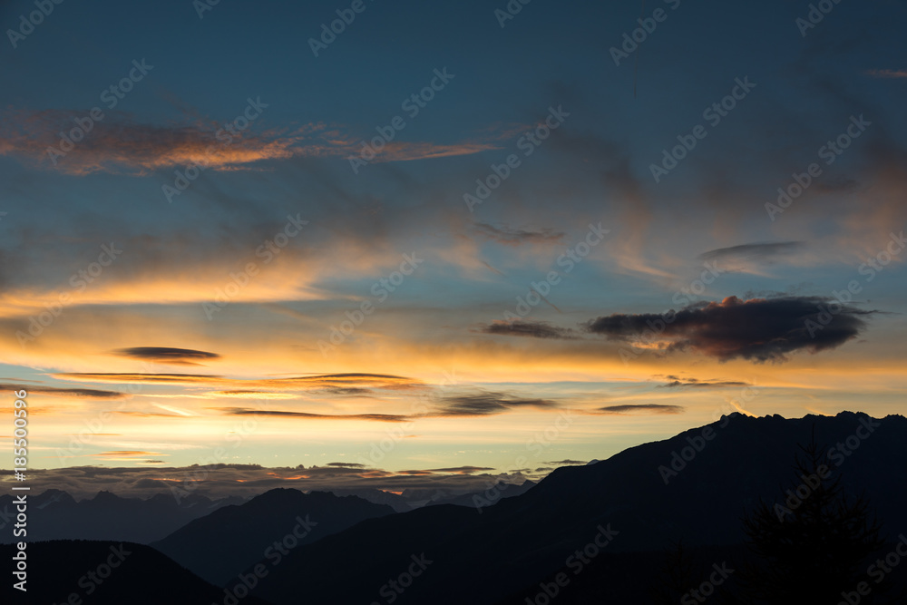 Sonnenaufgang in der französischen Schweiz (Wallis)