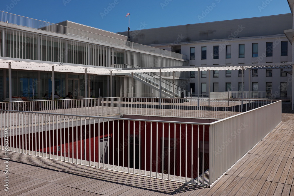 Obraz premium Terrasse sur le toit