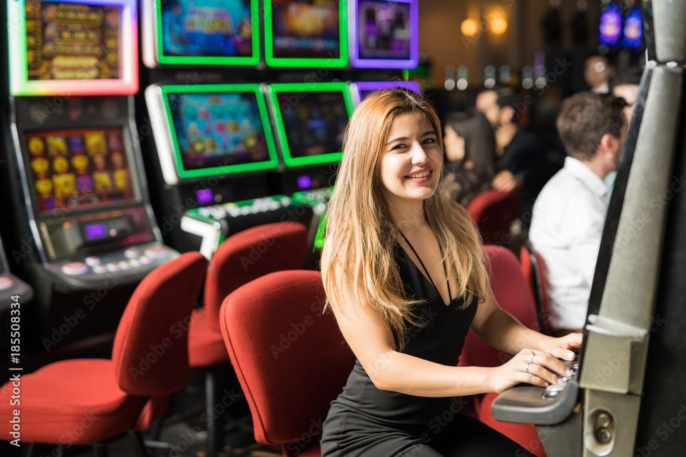 Obraz premium Cute woman in a casino