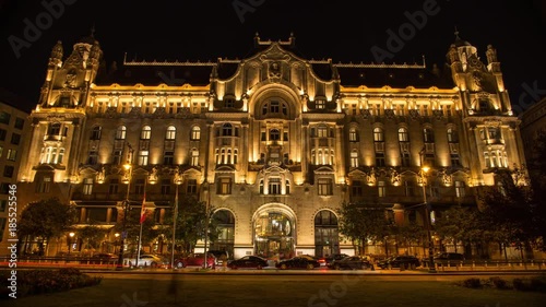 BUDAPEST – Timelapse of Gresham Palace / Four Seasons at night with trafffic in view