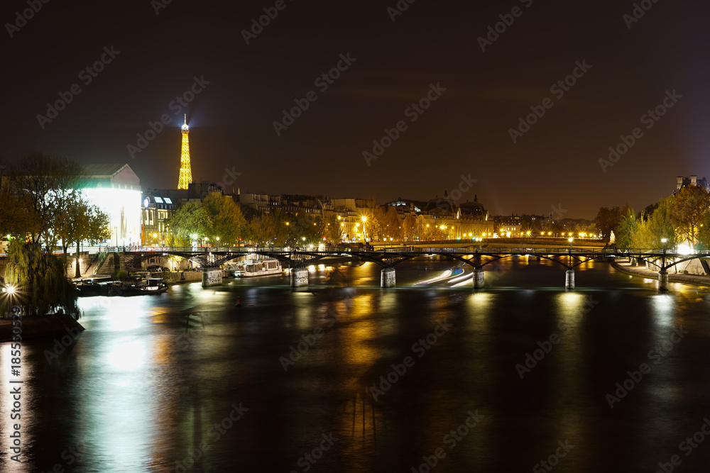 Rio Sena em Paris