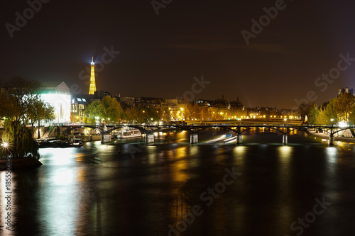 Rio Sena em Paris photo