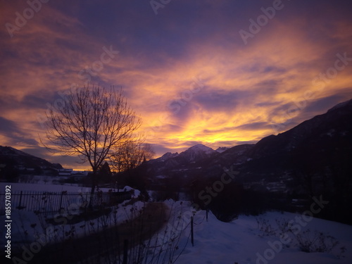 Red sky sunrise panorama © mashiro2004