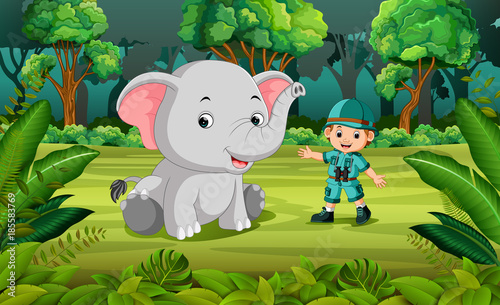 Fototapeta Naklejka Na Ścianę i Meble -  Elephant and adventurer in the jungle
